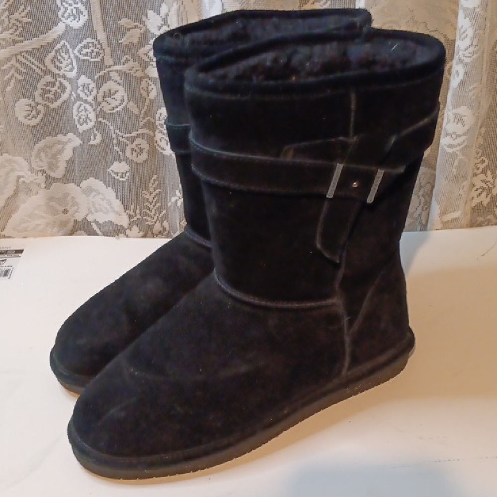 BearPaw Black Winter Boots with Suede Finish